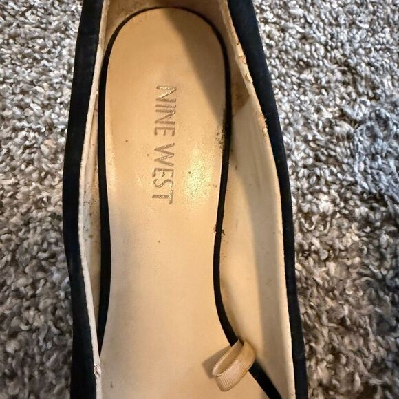 Nine West Black Pumps Heels 7 Pointed Toe Kitten Small Heel Faux Suede - Picture 4 of 8